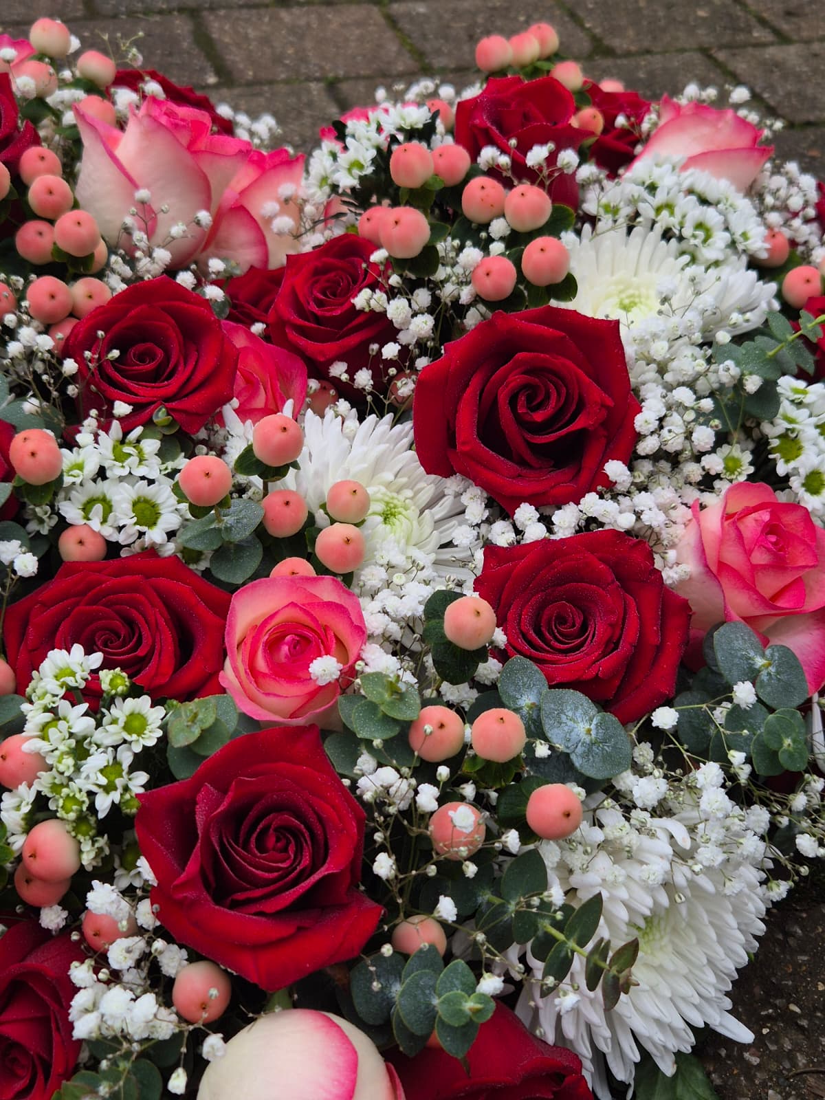 Coeur de fleurs pour deuil